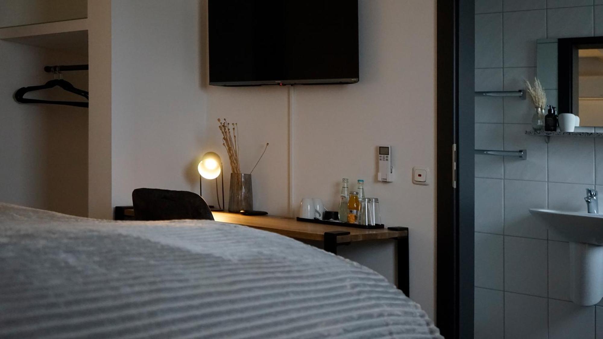 1 Bett Zimmer In Ehemaligen Hotel Siegen Zewnętrze zdjęcie